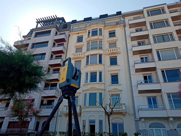 Edificio moldurado en la playa de la Concha, Donostia - PROYECTOS DESTACADOS - Patrimonio cultural e histrico